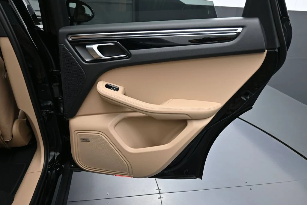 2026 Porsche Macan interior, door panel, Black/Mojave Beige
