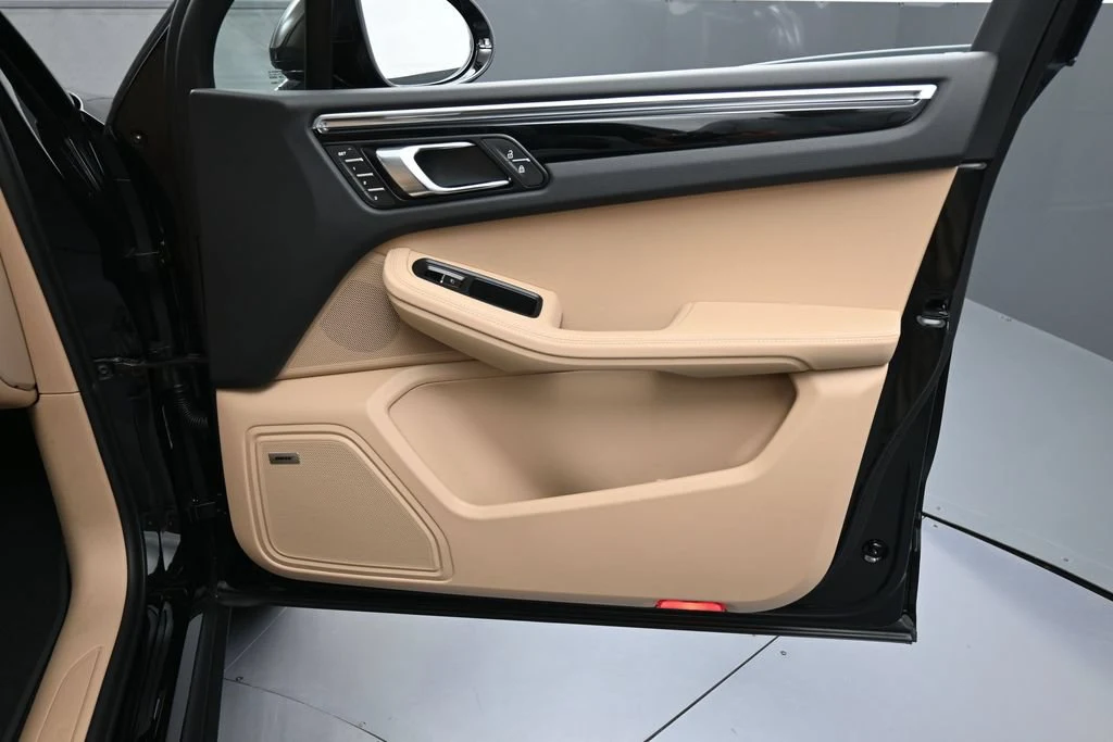 2026 Porsche Macan interior, door panel, Black/Mojave Beige