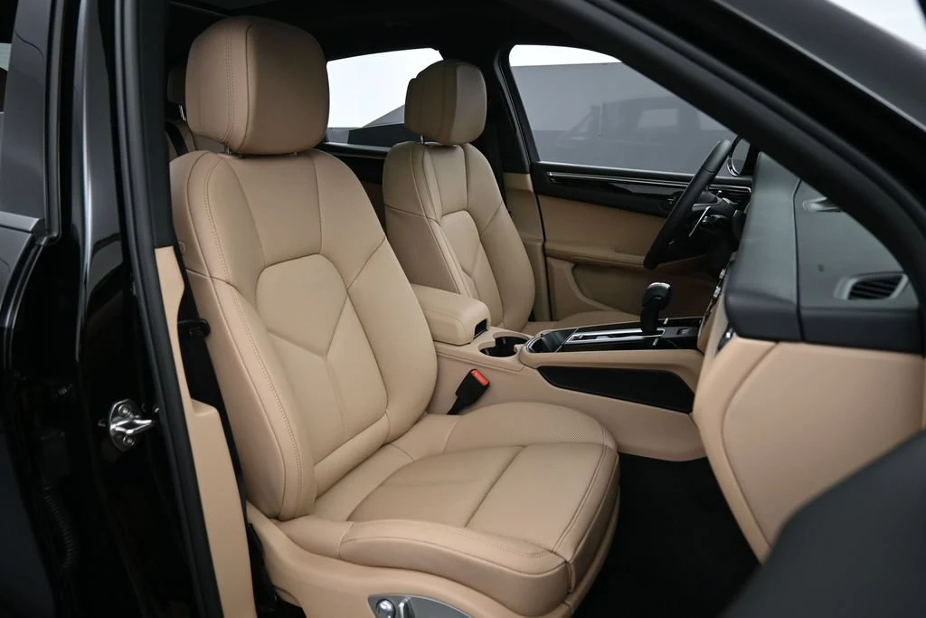 2026 Porsche Macan interior, seats, Black/Mojave Beige
