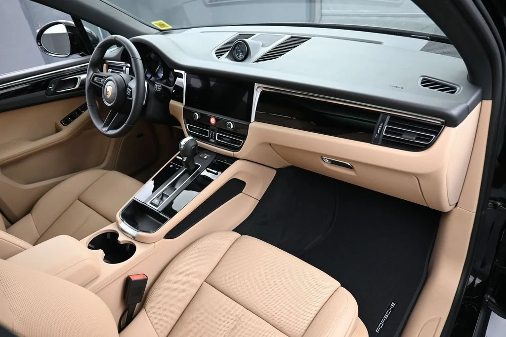 2026 Porsche Macan interior, Black/Mojave Beige