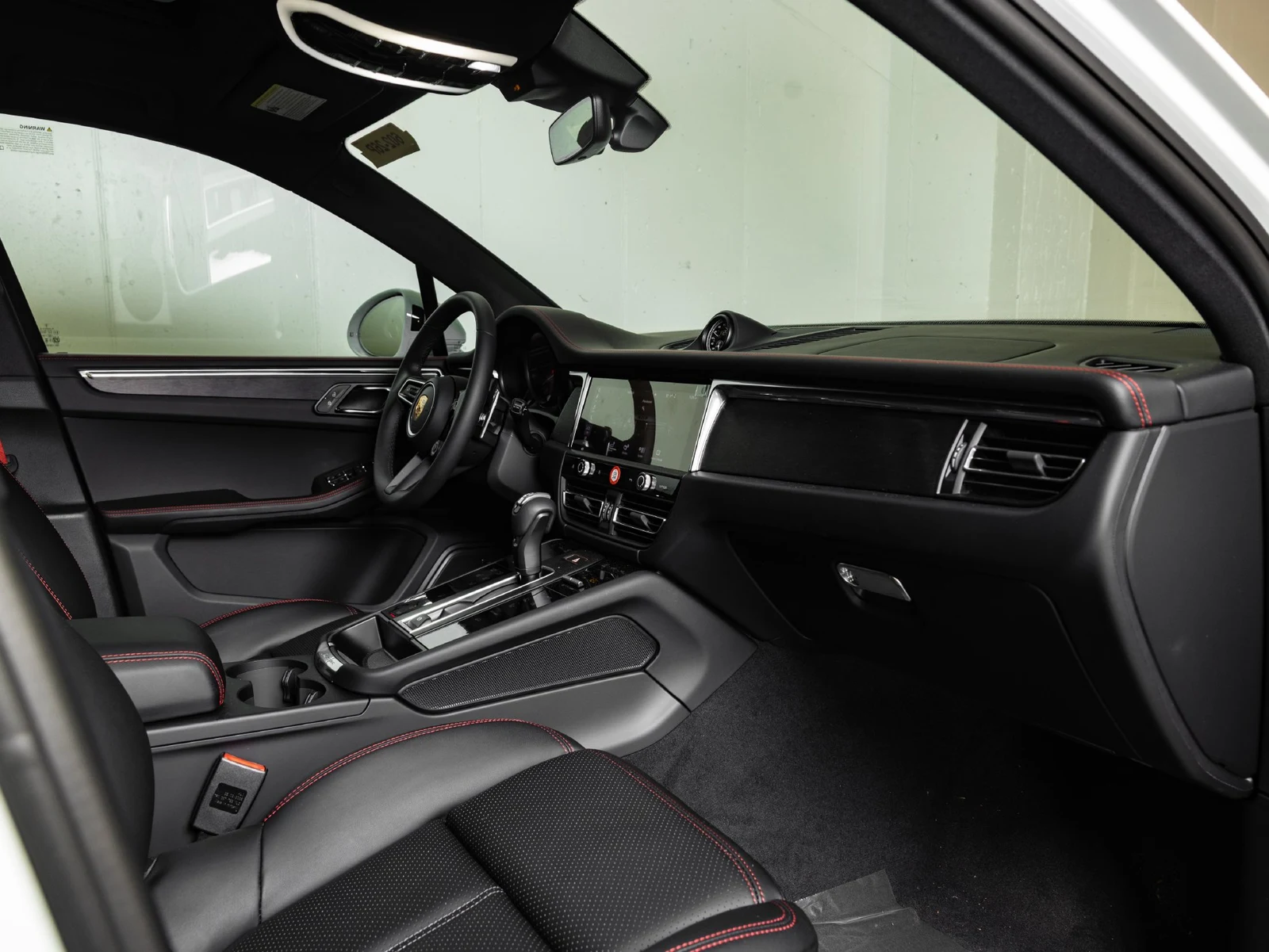 2026 Porsche Macan GTS interior, Black / Carmine Red