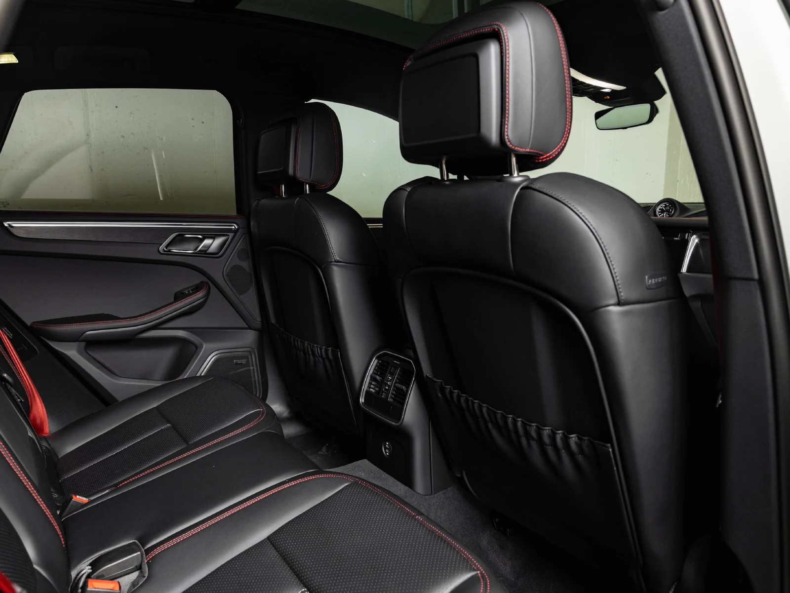 2026 Porsche Macan GTS interior, seats, Black / Carmine Red