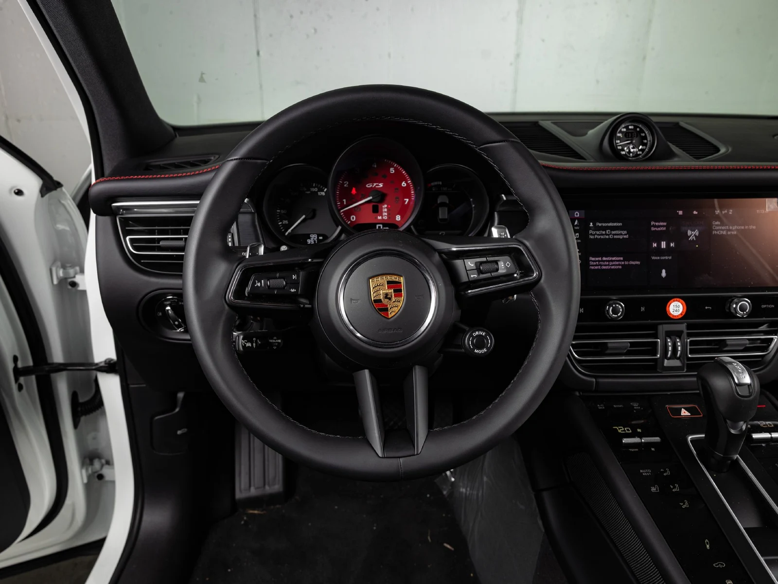 2026 Porsche Macan GTS interior, Black / Carmine Red