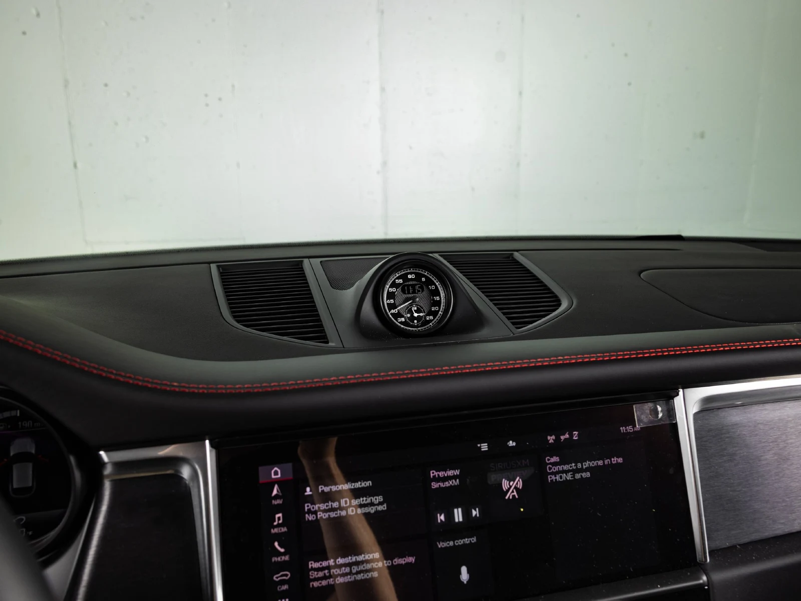 2026 Porsche Macan GTS interior, Black / Carmine Red