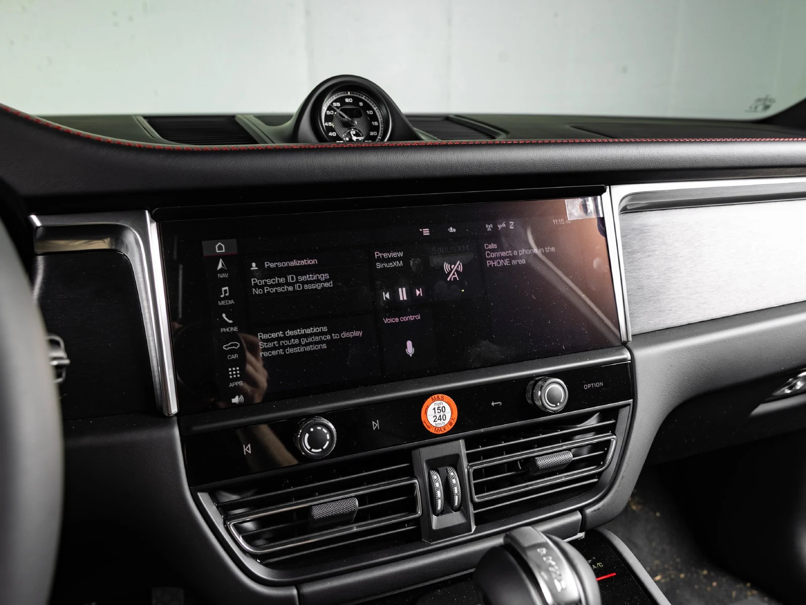2026 Porsche Macan GTS interior, Black / Carmine Red