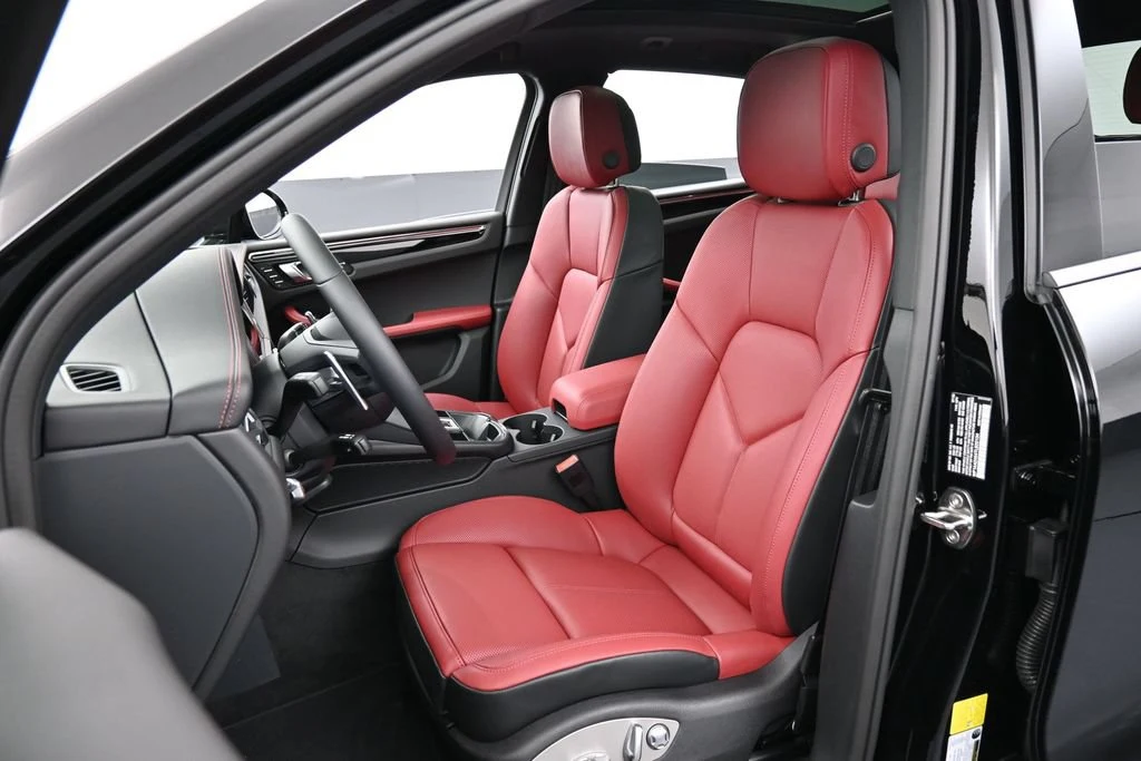 2026 Porsche Macan interior, seats, Black/Bordeaux Red