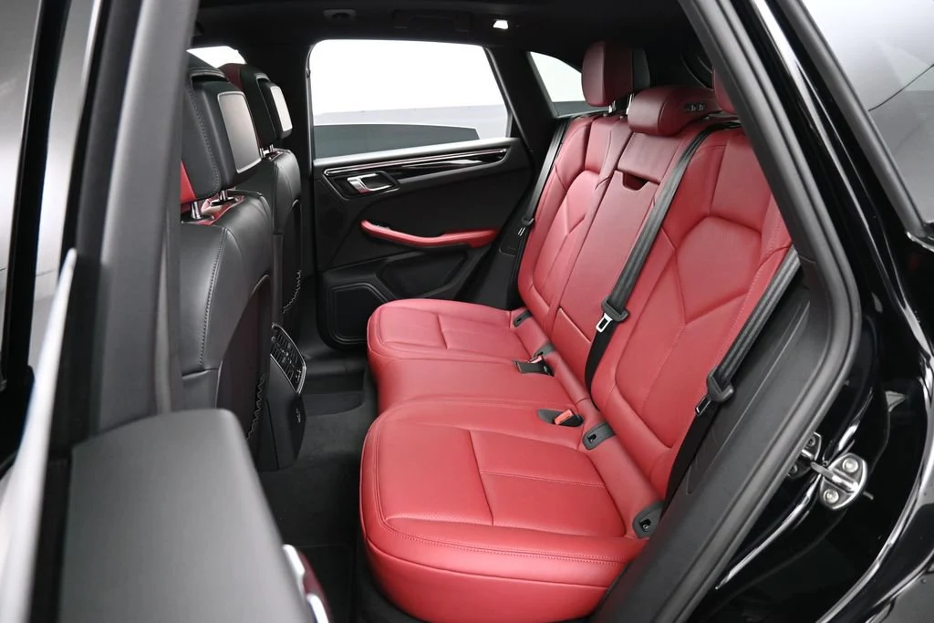 2026 Porsche Macan interior, seats, Black/Bordeaux Red