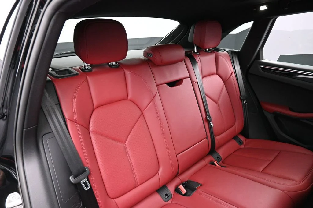 2026 Porsche Macan interior, seats, Black/Bordeaux Red