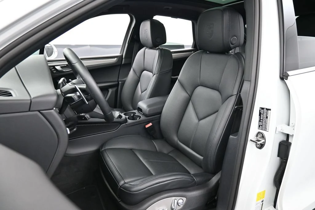 2026 Porsche Macan interior, seats, Black