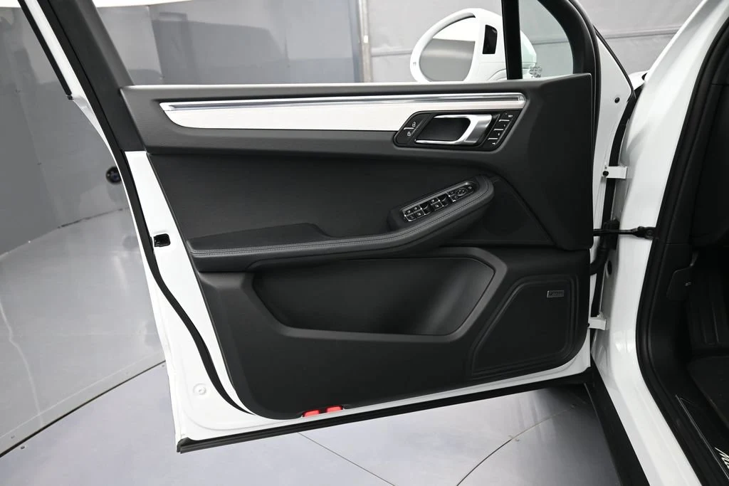 2026 Porsche Macan interior, door panel, Black