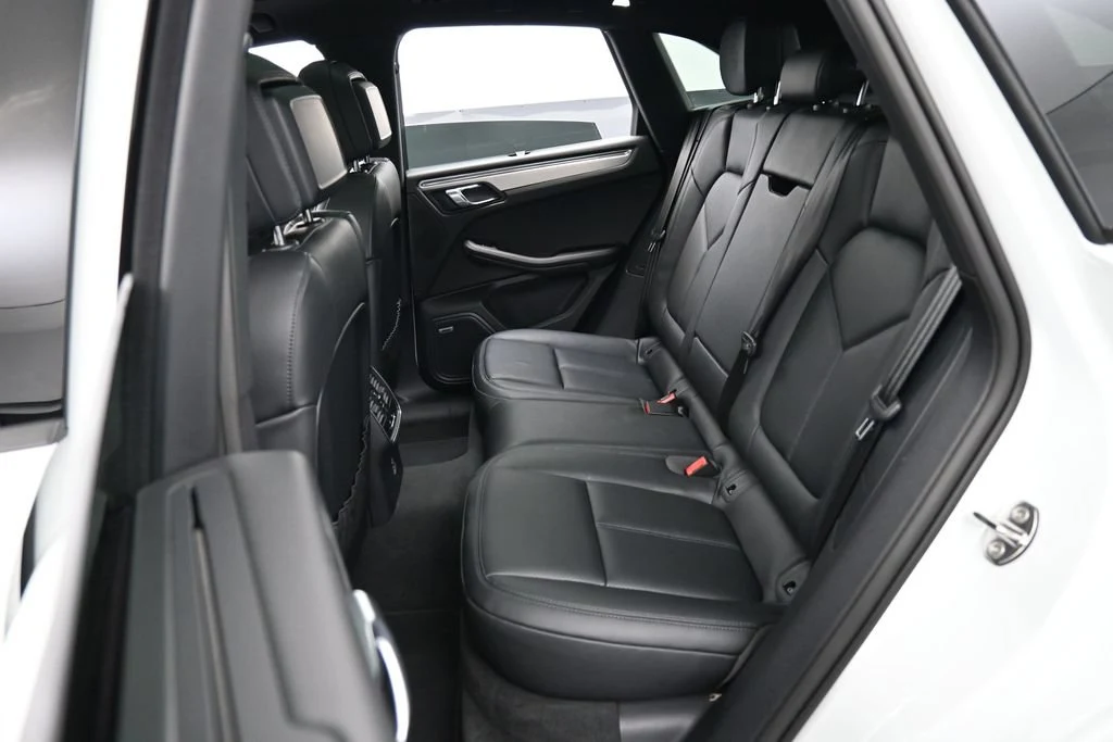 2026 Porsche Macan interior, seats, Black