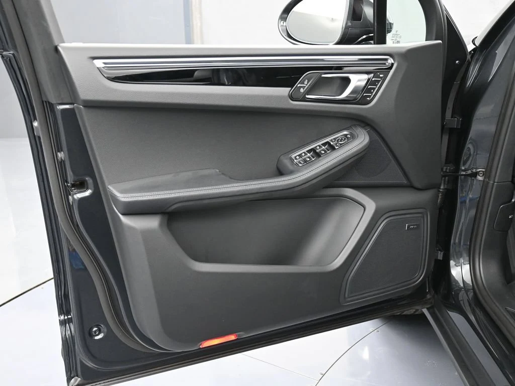 2026 Porsche Macan interior, door panel, Black
