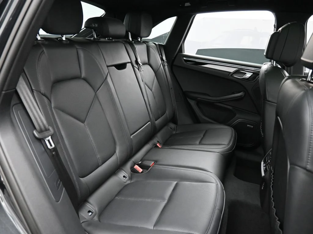 2026 Porsche Macan interior, seats, Black