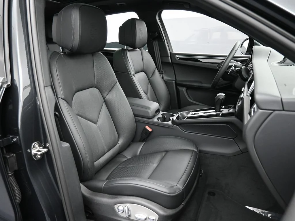 2026 Porsche Macan interior, seats, Black