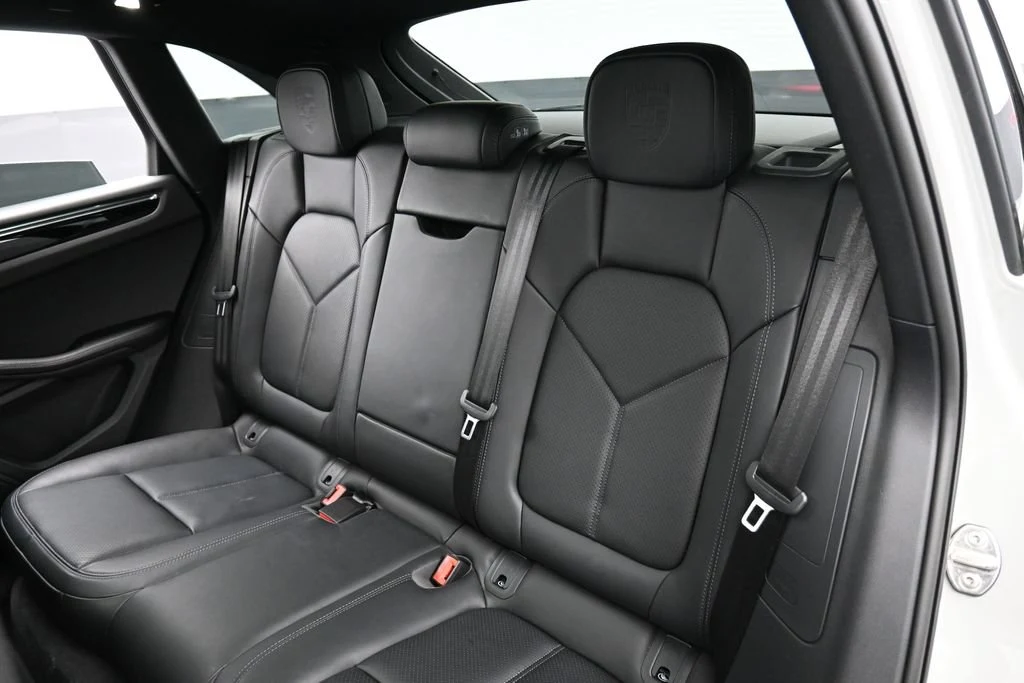 2026 Porsche Macan interior, seats, Black