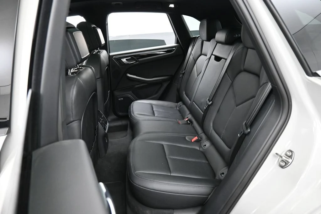 2026 Porsche Macan interior, seats, Black