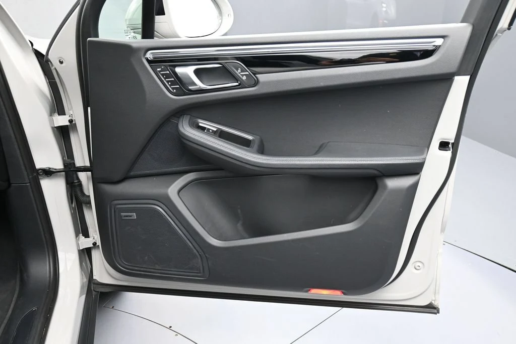 2026 Porsche Macan interior, door panel, Black