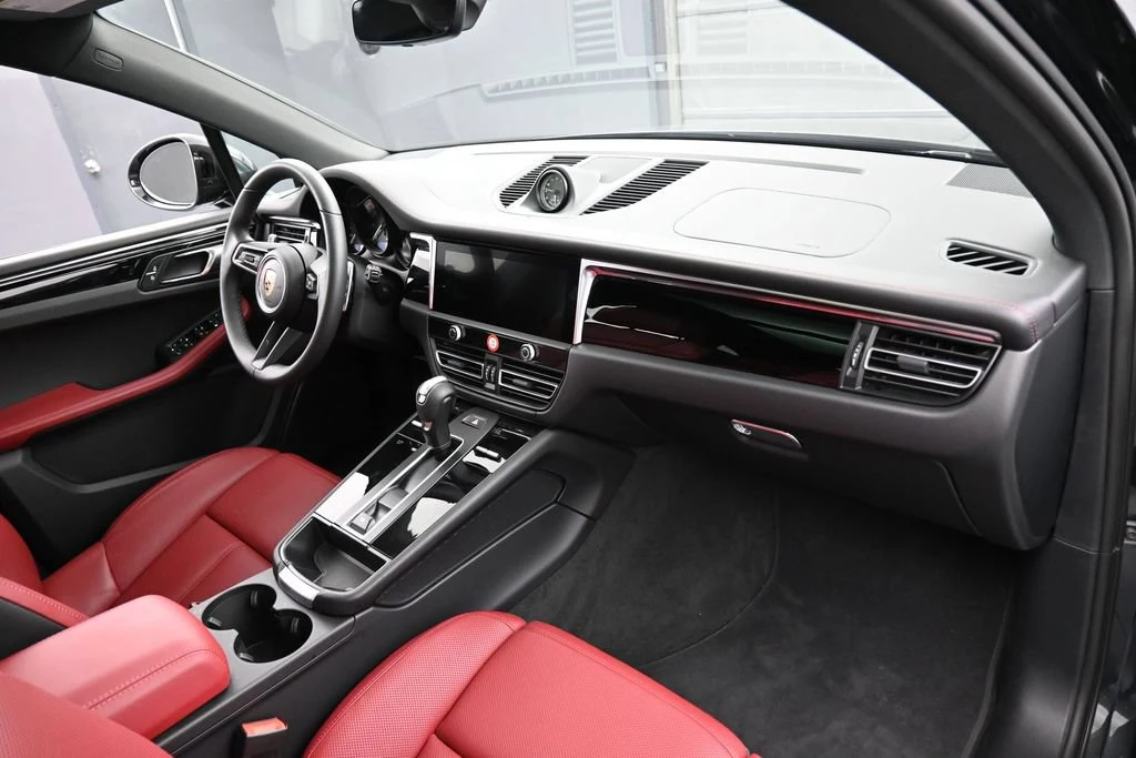 2026 Porsche Macan interior, dashboard, Black/Bordeaux Red
