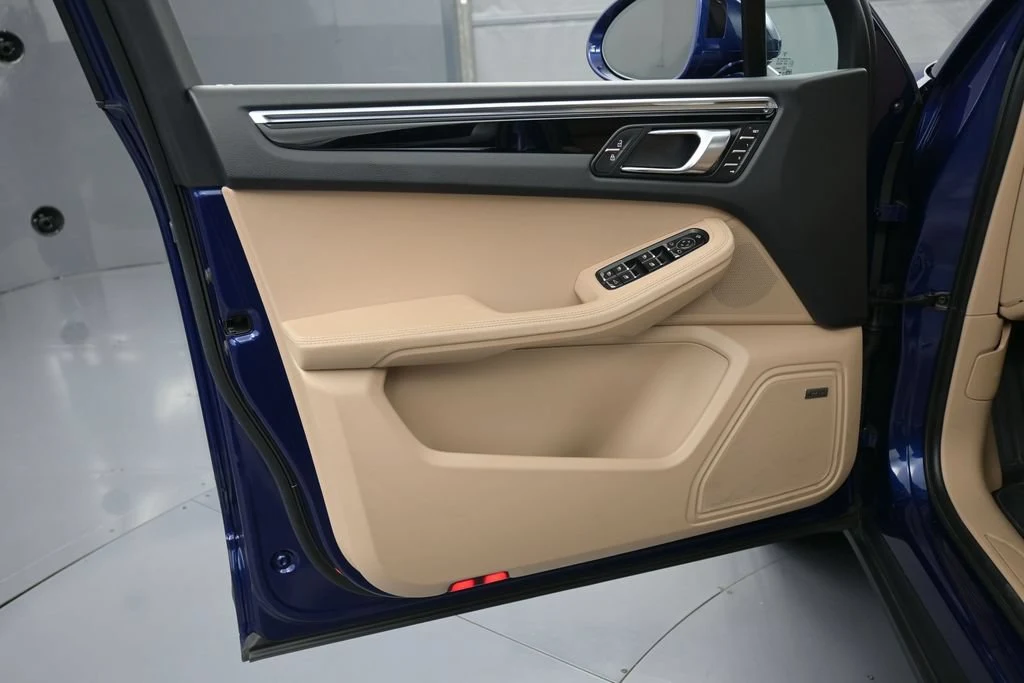 2026 Porsche Macan interior, door panel, Black/Mojave Beige