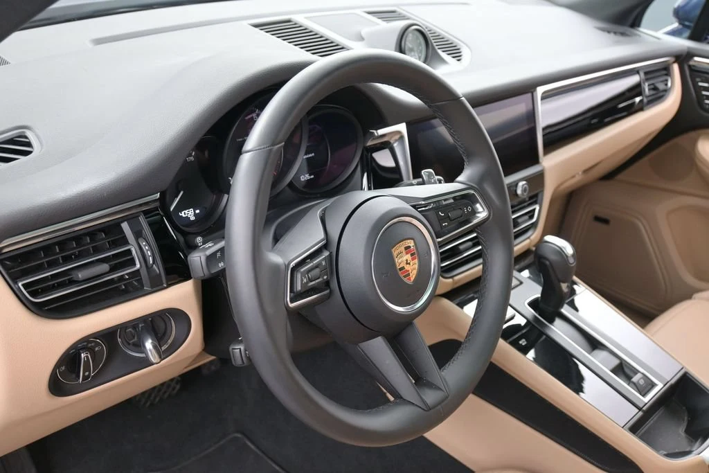 2026 Porsche Macan interior, Black/Mojave Beige