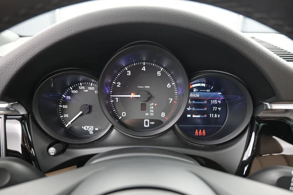 2026 Porsche Macan interior, Black/Mojave Beige
