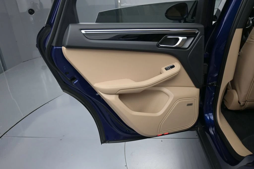 2026 Porsche Macan interior, door panel, Black/Mojave Beige