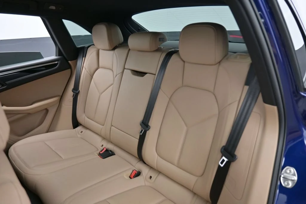 2026 Porsche Macan interior, seats, Black/Mojave Beige