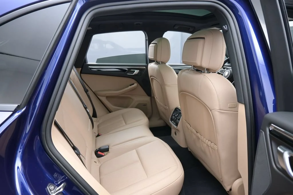 2026 Porsche Macan interior, seats, Black/Mojave Beige