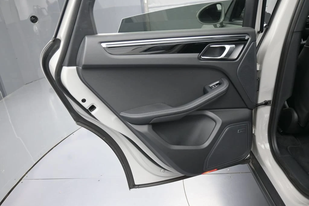2026 Porsche Macan interior, door panel, Black
