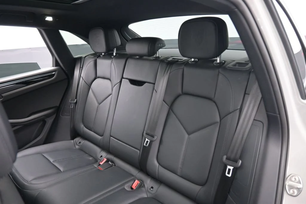 2026 Porsche Macan interior, seats, Black