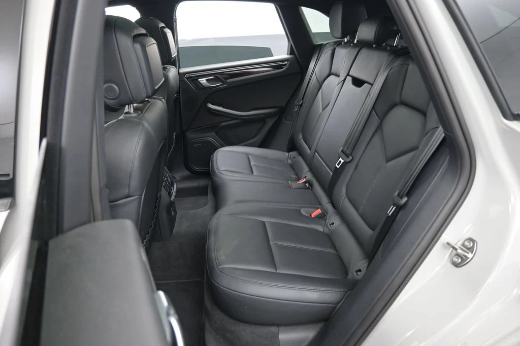 2026 Porsche Macan interior, seats, Black