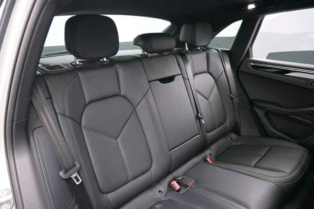 2026 Porsche Macan interior, seats, Black