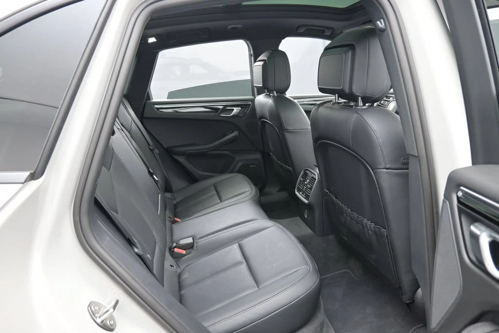 2026 Porsche Macan interior, seats, Black