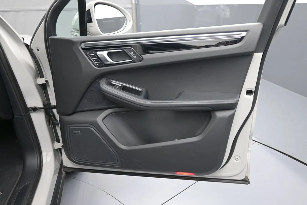 2026 Porsche Macan interior, door panel, Black