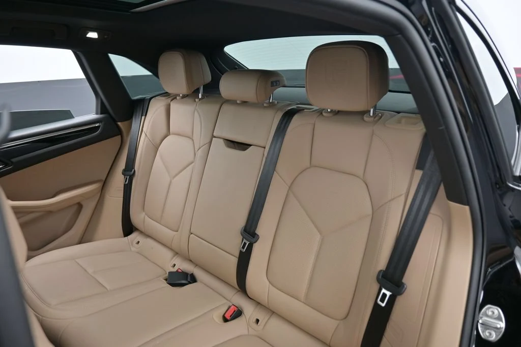 2026 Porsche Macan interior, seats, Black/Bordeaux Red