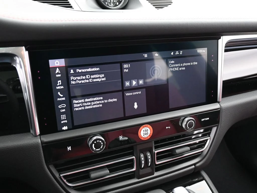 2026 Porsche Macan interior, Black/Bordeaux Red