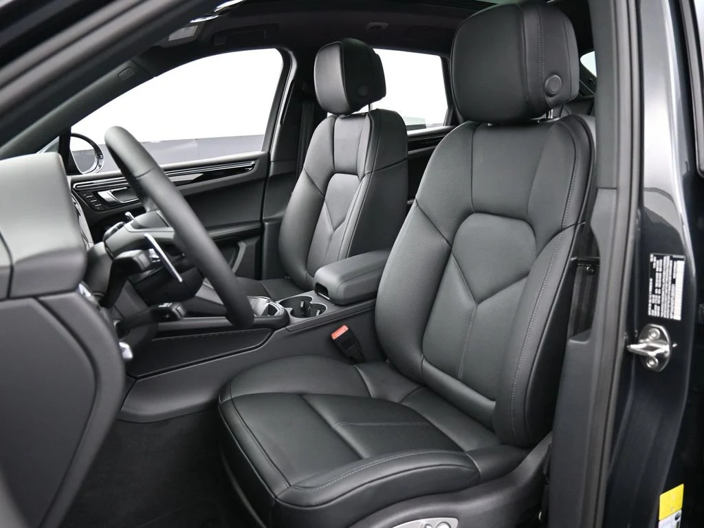 2026 Porsche Macan interior, seats