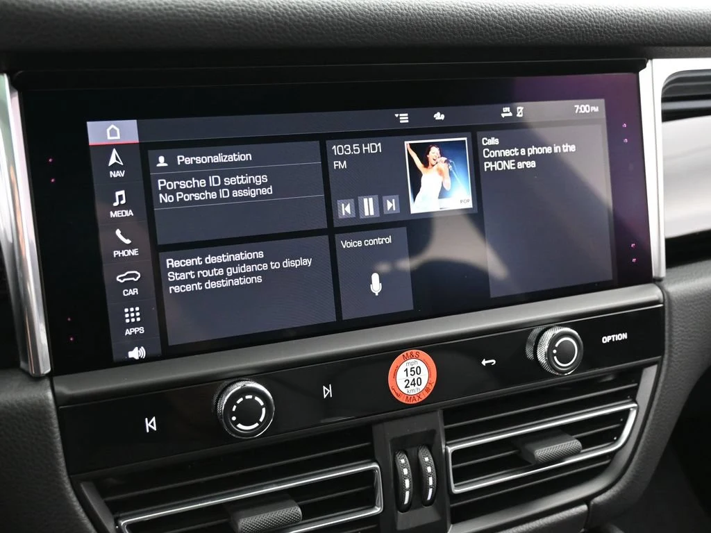 2026 Porsche Macan interior