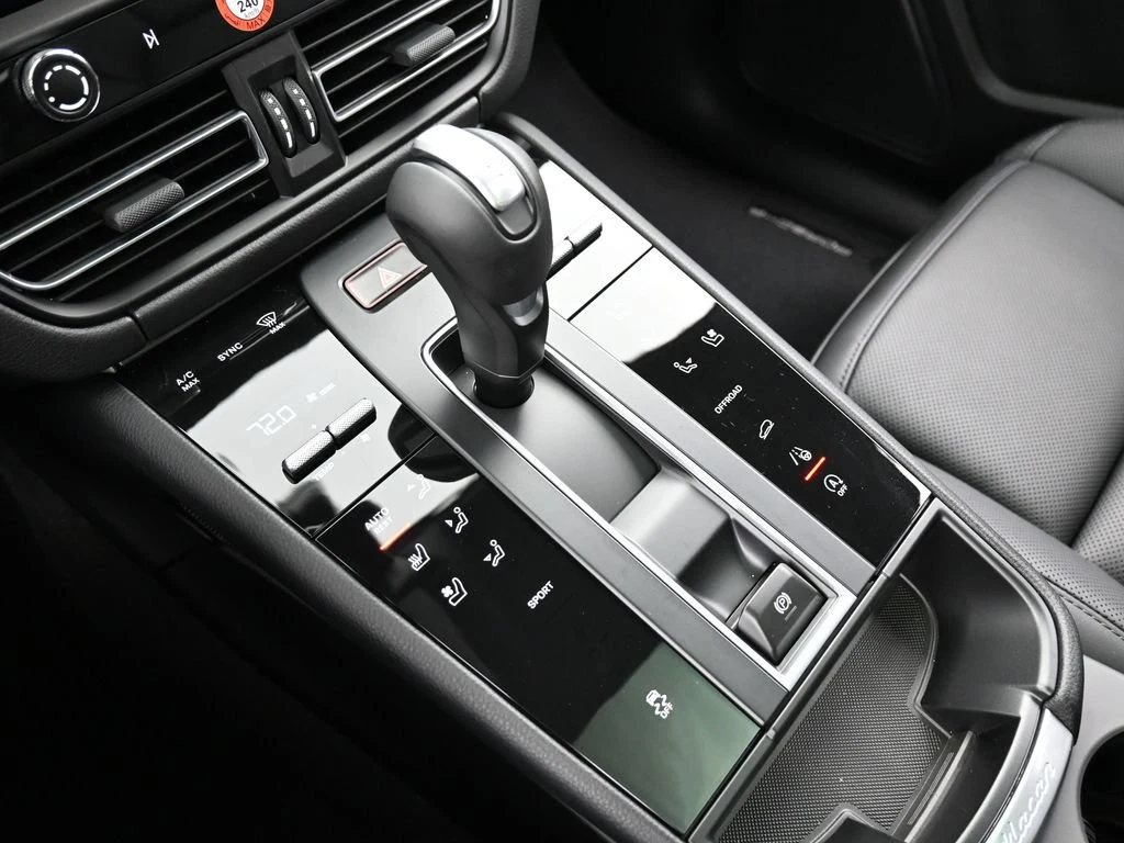 2026 Porsche Macan interior, center console
