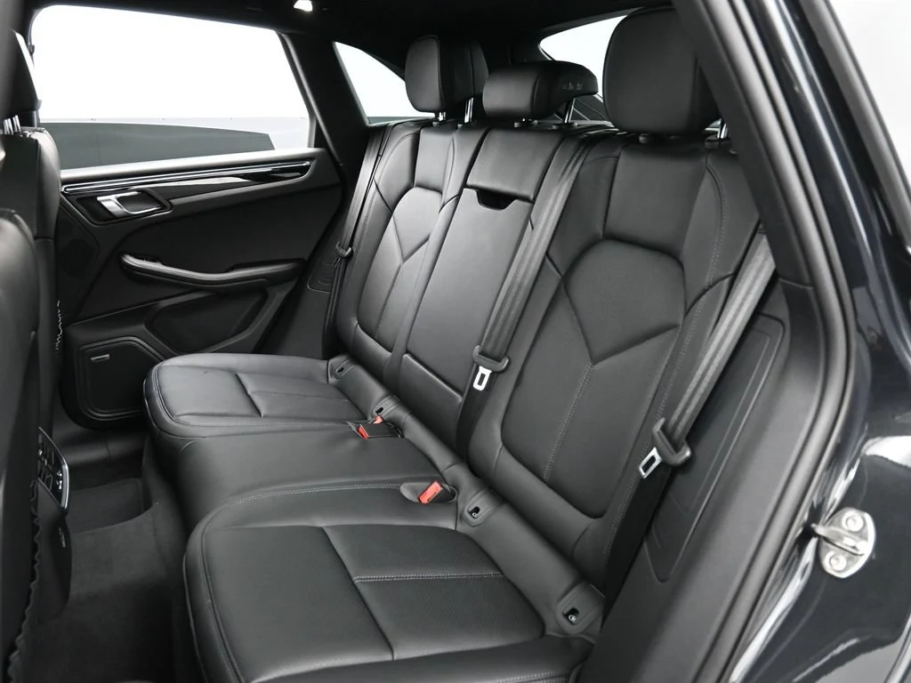 2026 Porsche Macan interior, seats