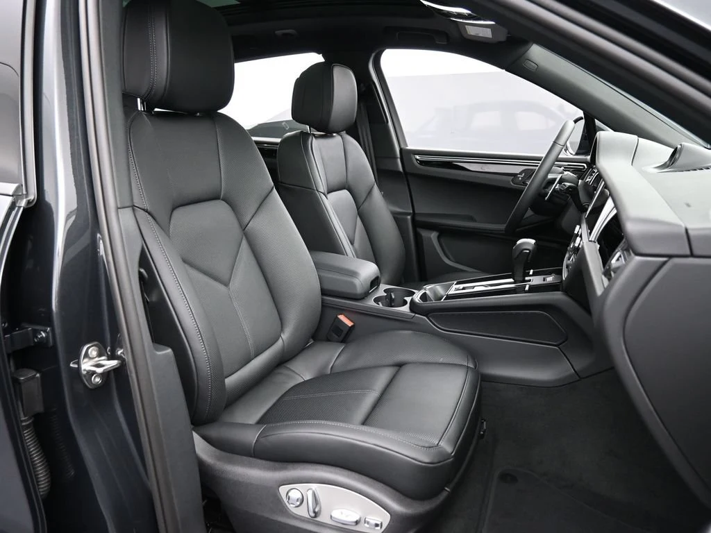 2026 Porsche Macan interior, seats