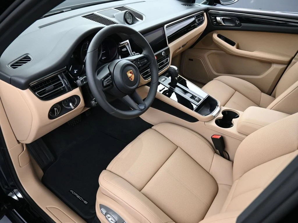 2026 Porsche Macan interior, Black/Mojave Beige