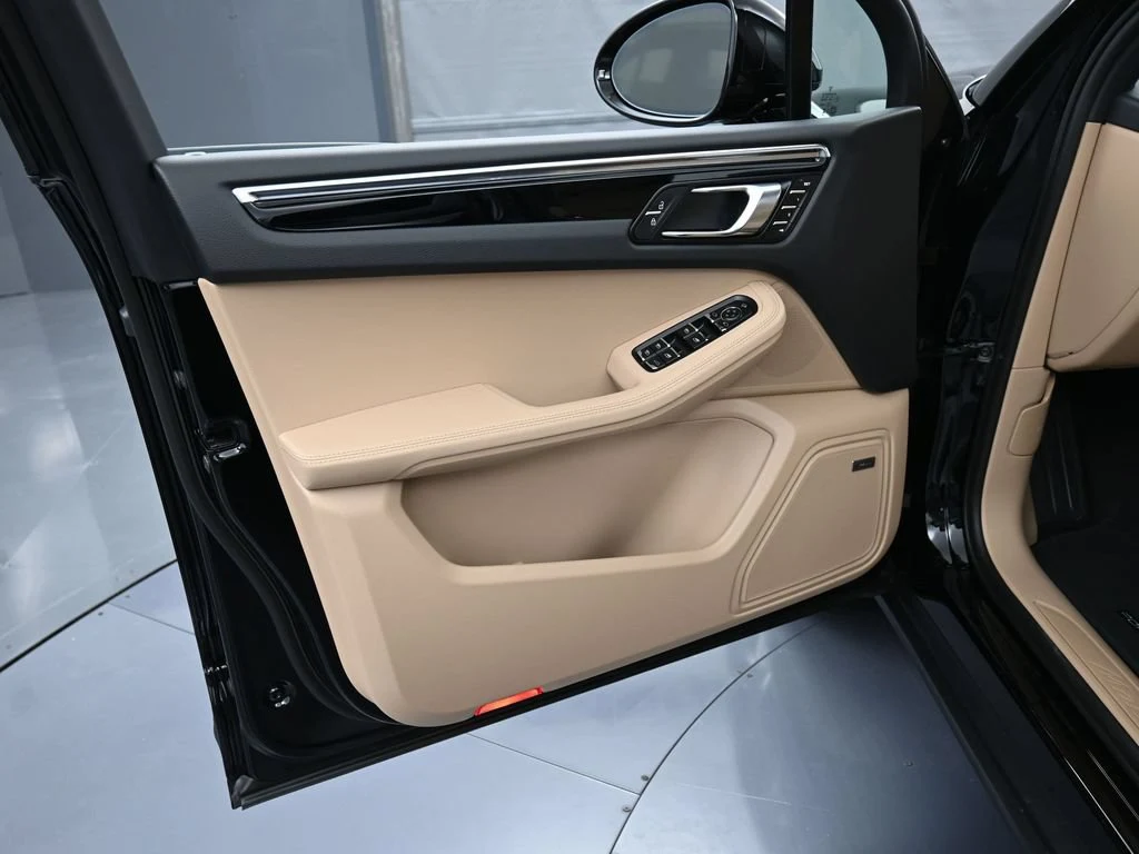 2026 Porsche Macan interior, door panel, Black/Mojave Beige