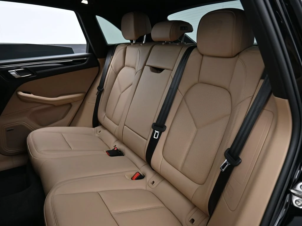 2026 Porsche Macan interior, seats, Black/Mojave Beige