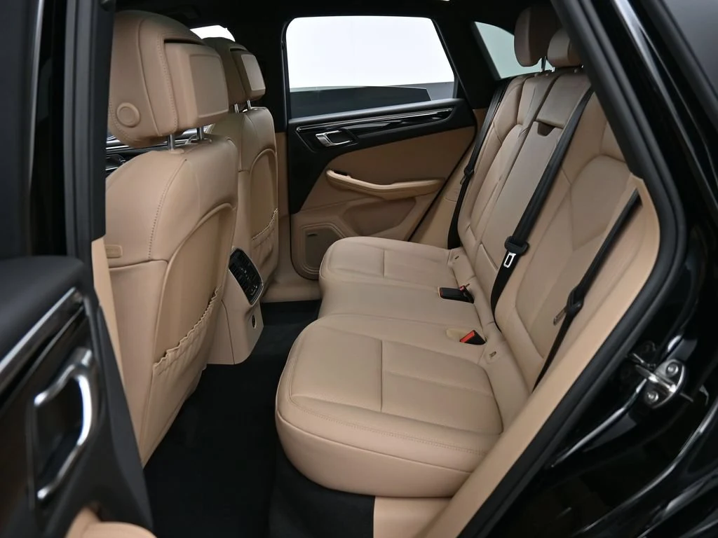 2026 Porsche Macan interior, seats, Black/Mojave Beige