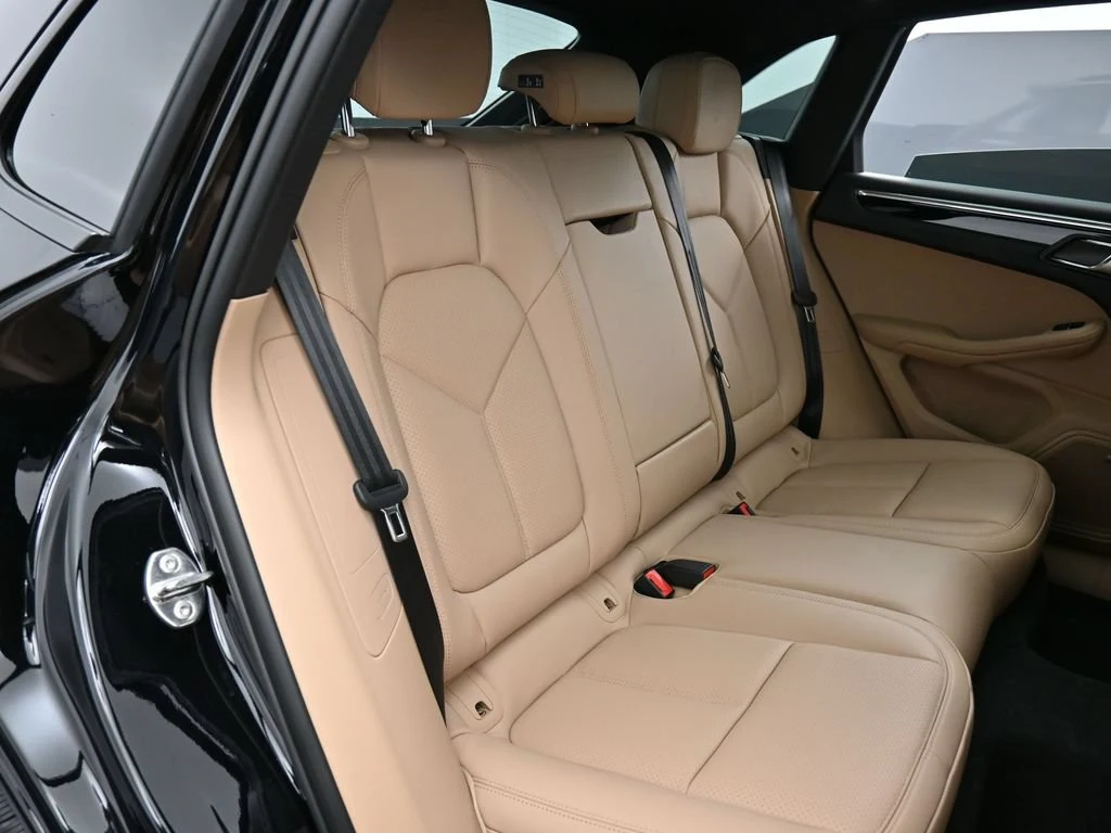 2026 Porsche Macan interior, seats, Black/Mojave Beige