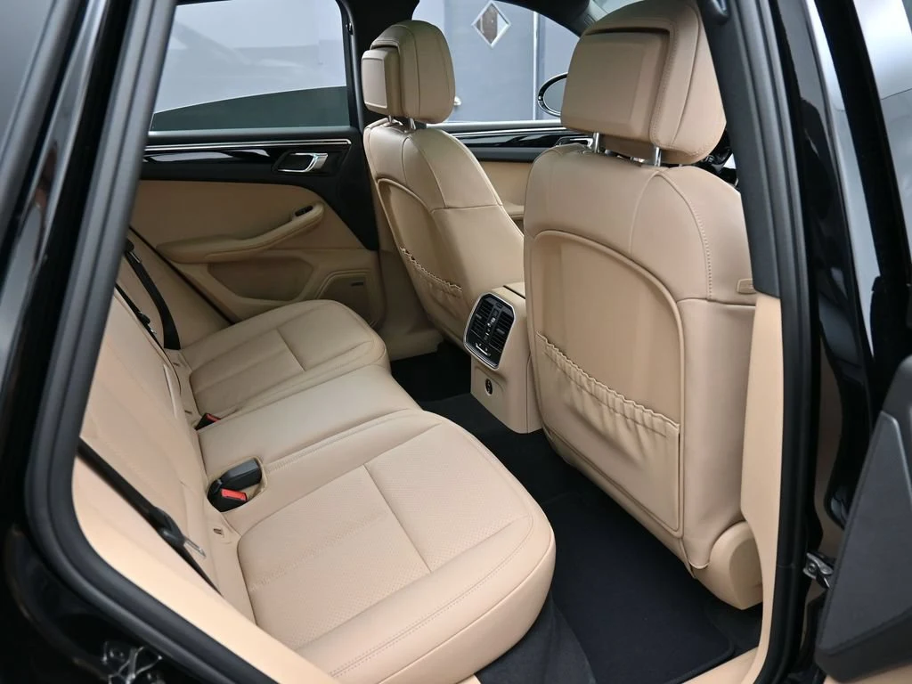 2026 Porsche Macan interior, seats, Black/Mojave Beige