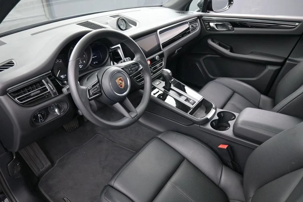 2026 Porsche Macan interior, dashboard, Black
