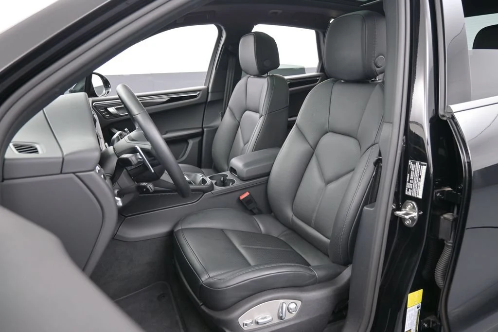 2026 Porsche Macan interior, seats, Black