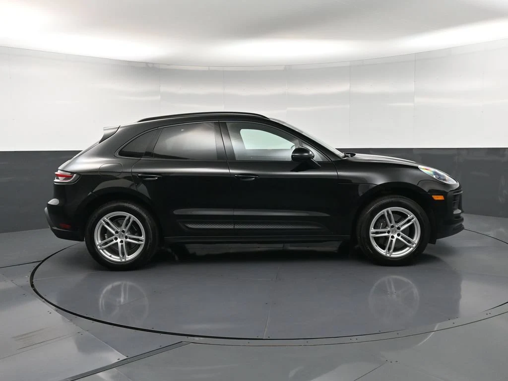 2026 Porsche Macan, side profile, Black